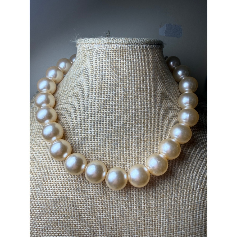 Gold Tone Cream Faux Pearl Graduated Bead Necklace Statement Chunky Vintage 80s